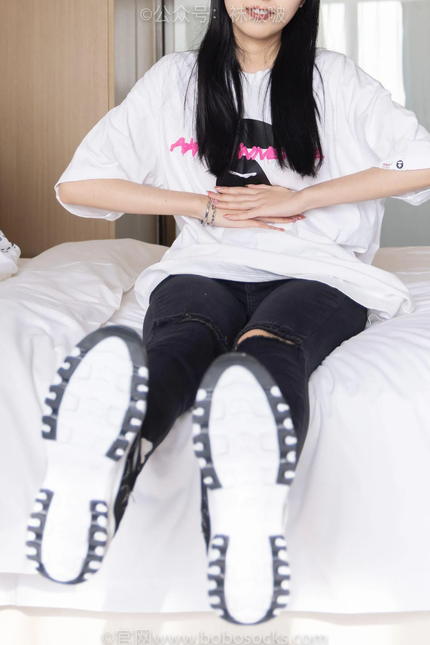 [BoBoSocks袜啵啵]NO.055 稚予-斯凯奇运动鞋、白棉袜、黑棉袜 [139P]插图5